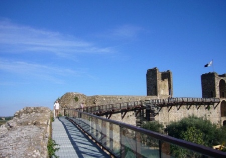 Camminamenti sulle mura di Monteriggioni